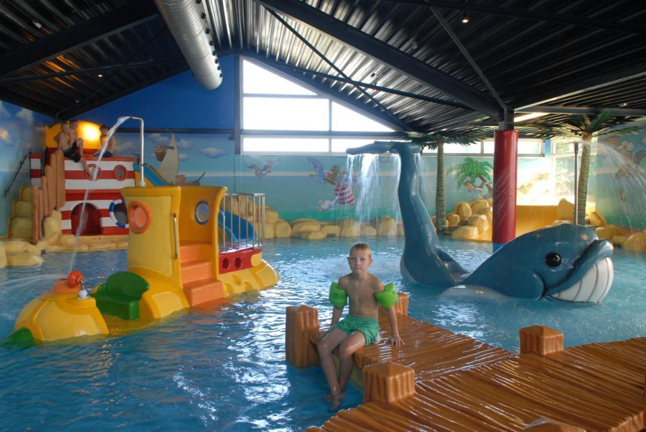 Kajuit423 6Pers 5Sterren Vakantiepark Bergumermeer Aan Het Water In Friesland Met Zwembad Villa Suameer Exterior photo